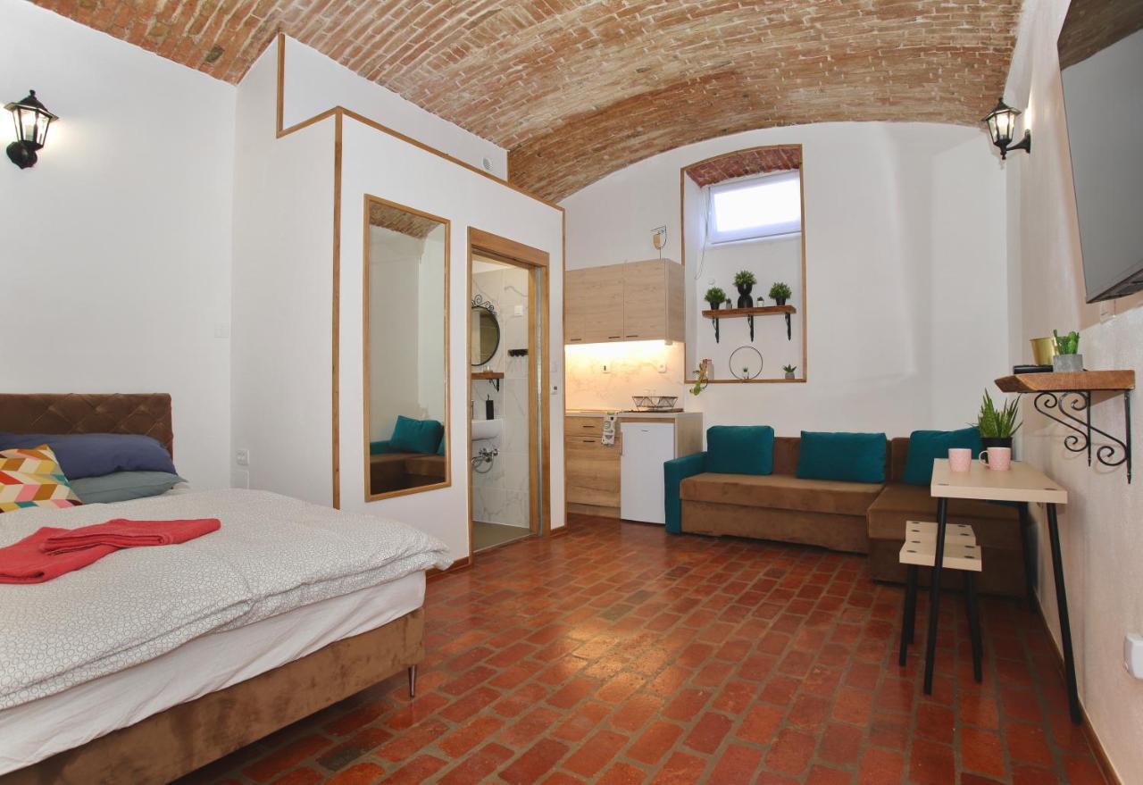 Podroom Apartments Ljubljana Bagian luar foto