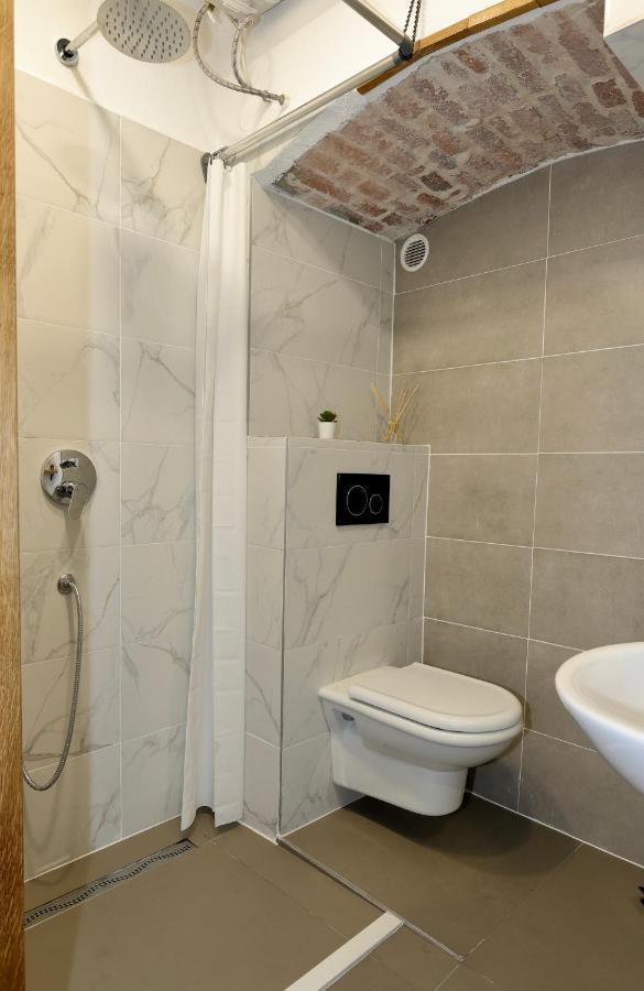 Podroom Apartments Ljubljana Bagian luar foto